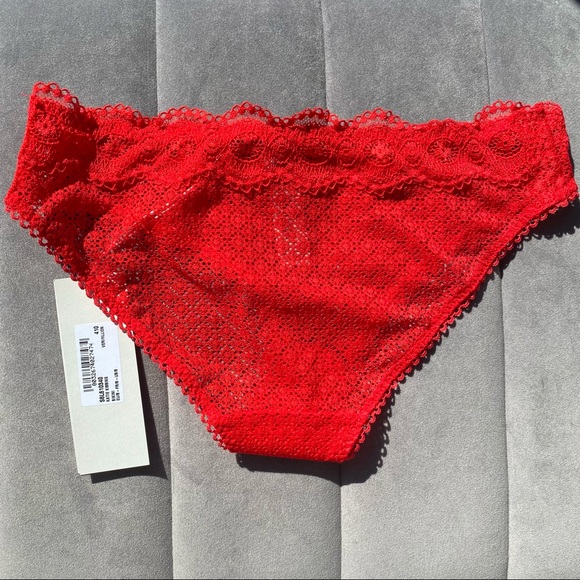 Stella McCartney “Katie Kissing” Underwear - Picture 6 of 7